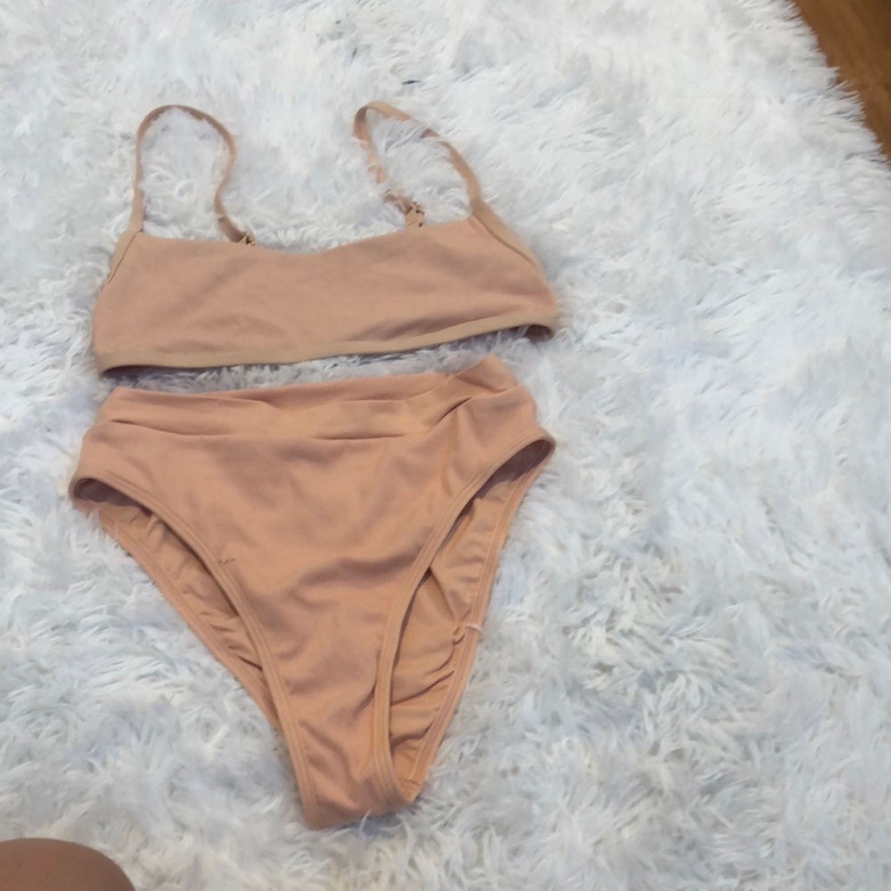 FINAL CALL!!BRAND NEW CAVIN KLEIN CORAL BIKINI!! NWOT!